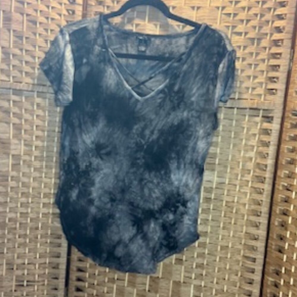 rue21 | Black & Grey | Tie-Dye Criss-Cross V-Neck Short Sleeve Tee